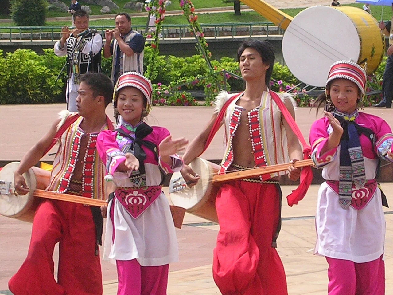 YisDance