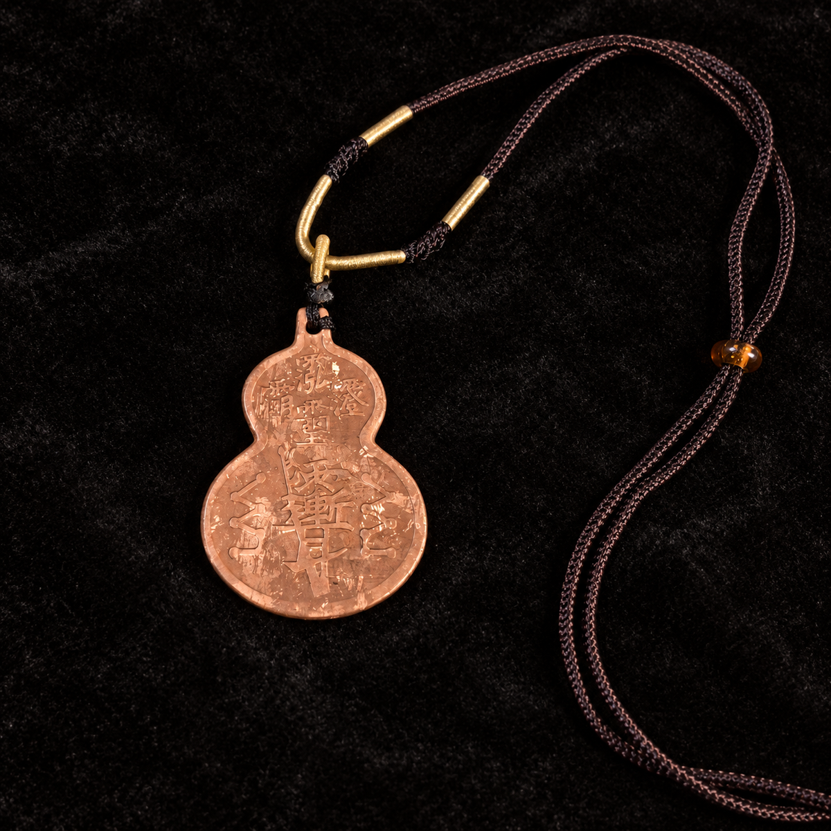 Bantong copper Fulu gourd pendant — Top-down flat-lay