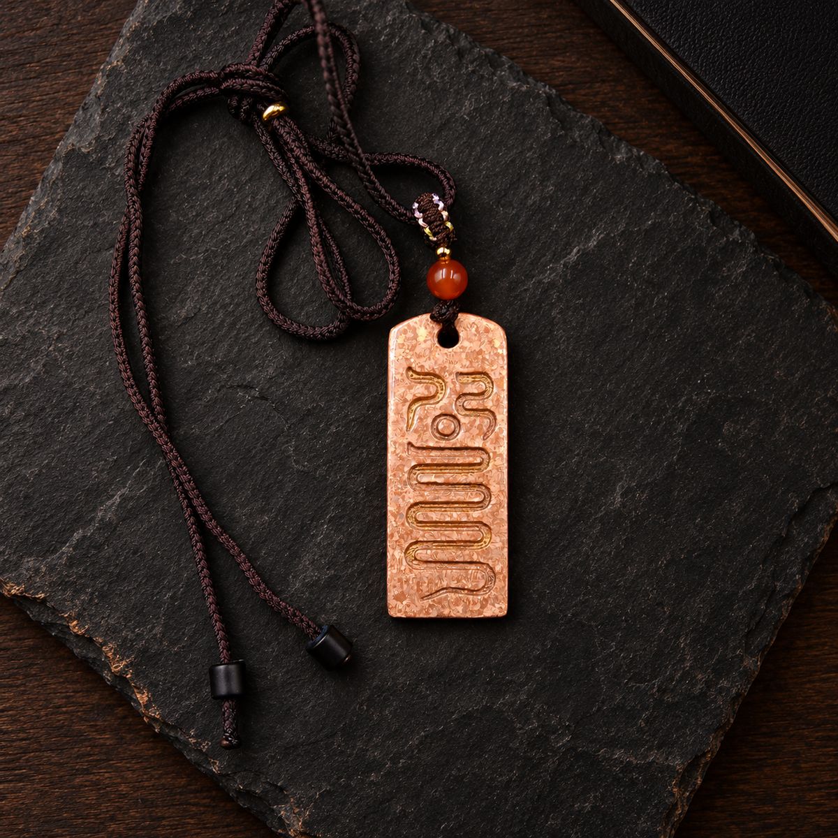 VC-UK-009 — flat-lay styled setting; display props not included