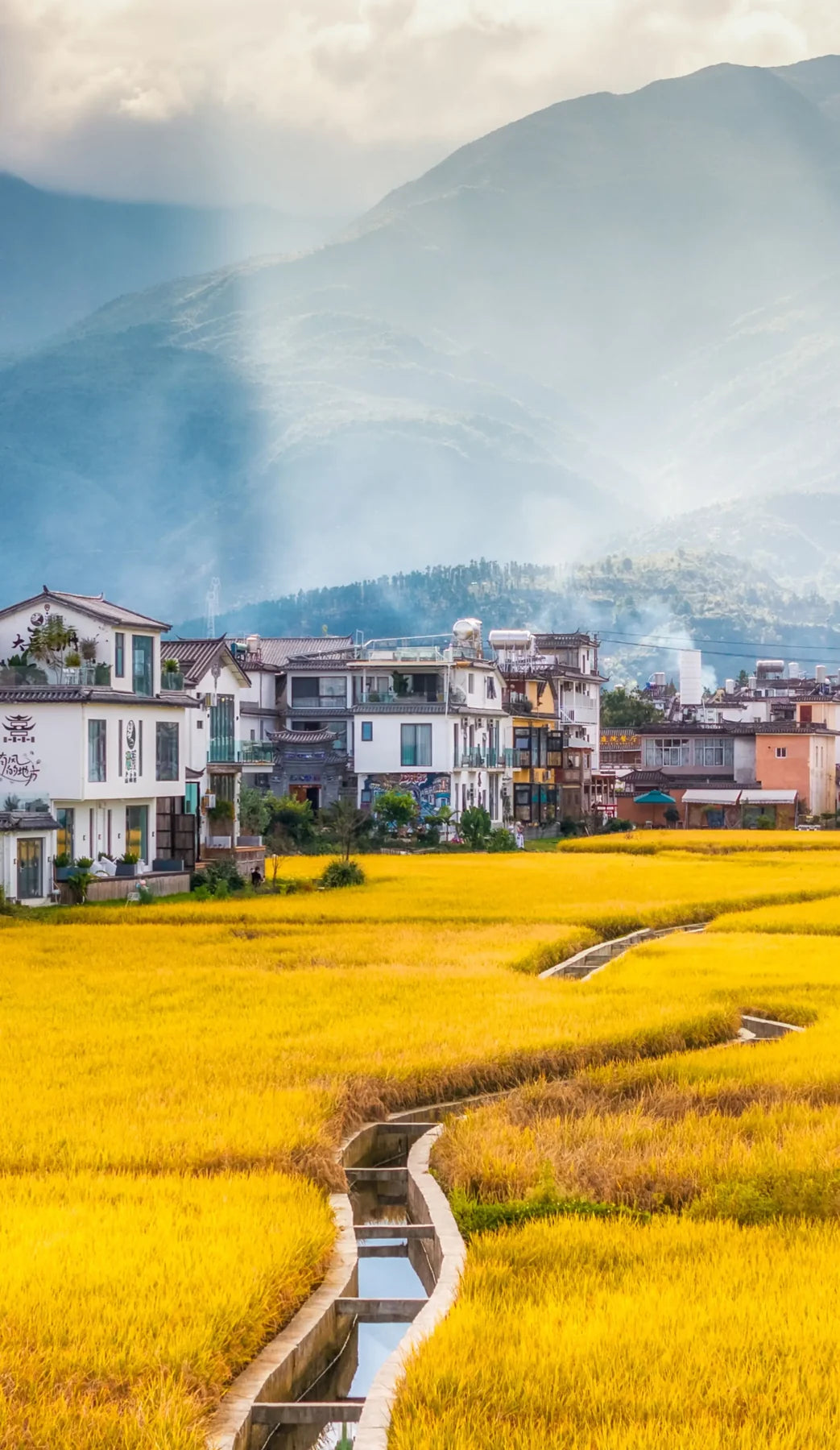 Rice fields and Bai architecture near Dali