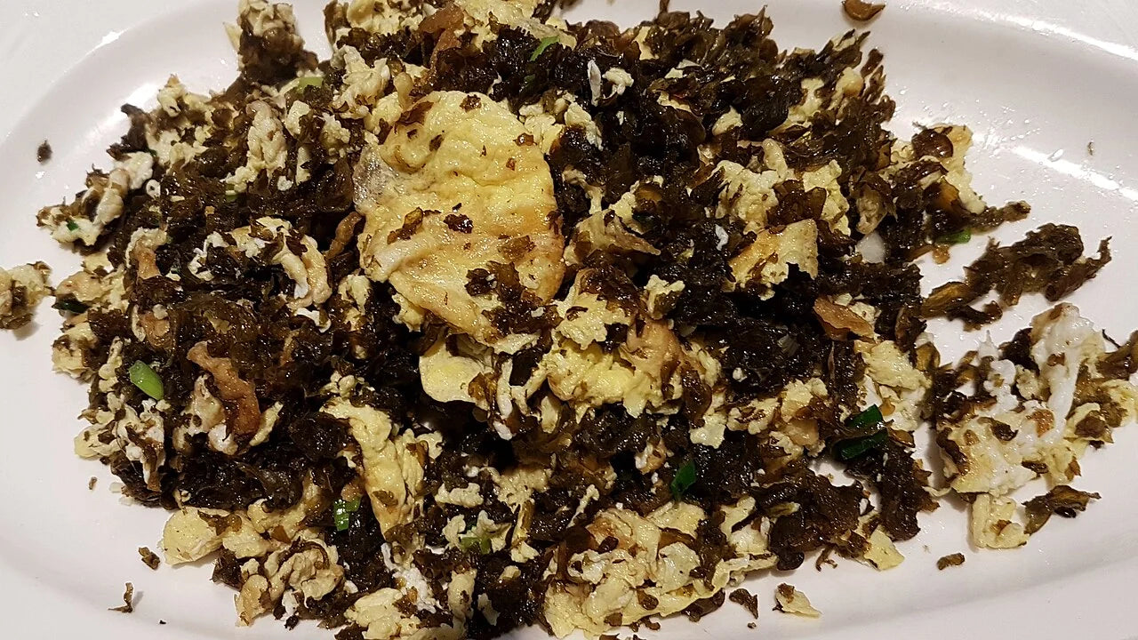2016-12-15 Scrambled eggs with deep-fried tea leaves at a restaurant in Tianshui, Gansu anagoria