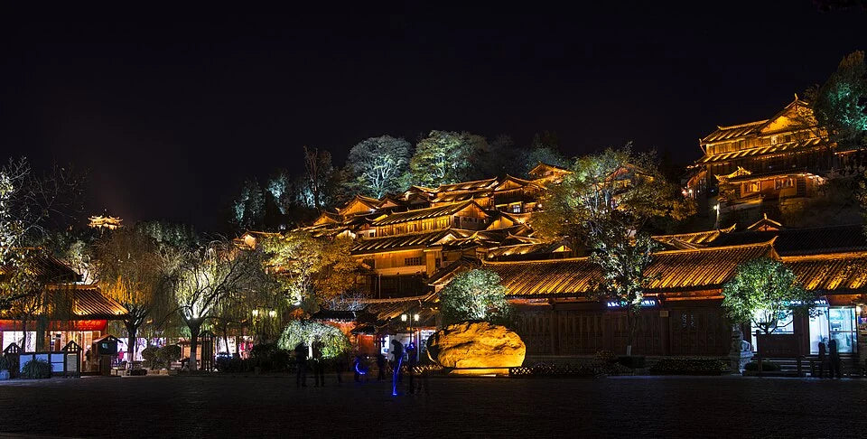 1 lijiang old town night
